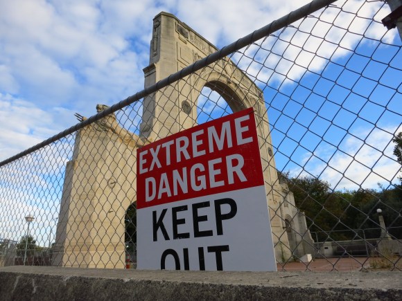 Keep Out sign and fence blocking entry to the Bridge of Remembrance.